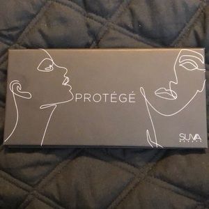 Protégé eyeshadow palette